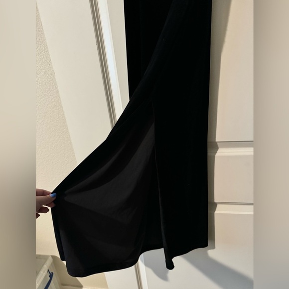 Vintage Finesse Y2K Velvet Feather Fitted Dress Black Tank Size Small/Med? EUC - Picture 2 of 3